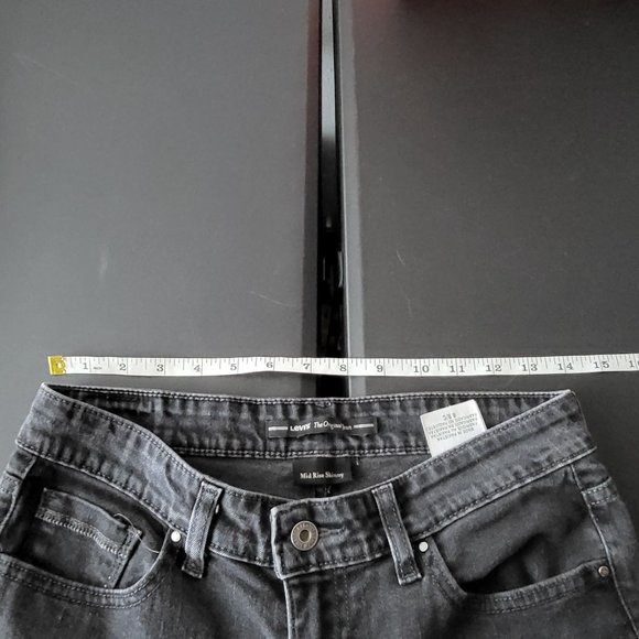 Levi's Womens Mid Rise Skinny Gray Denim Jeans Size 8 Neutral Minimalist Grunge - Picture 8 of 13